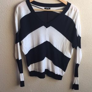 🖤3 for $6🖤 Black and White Top